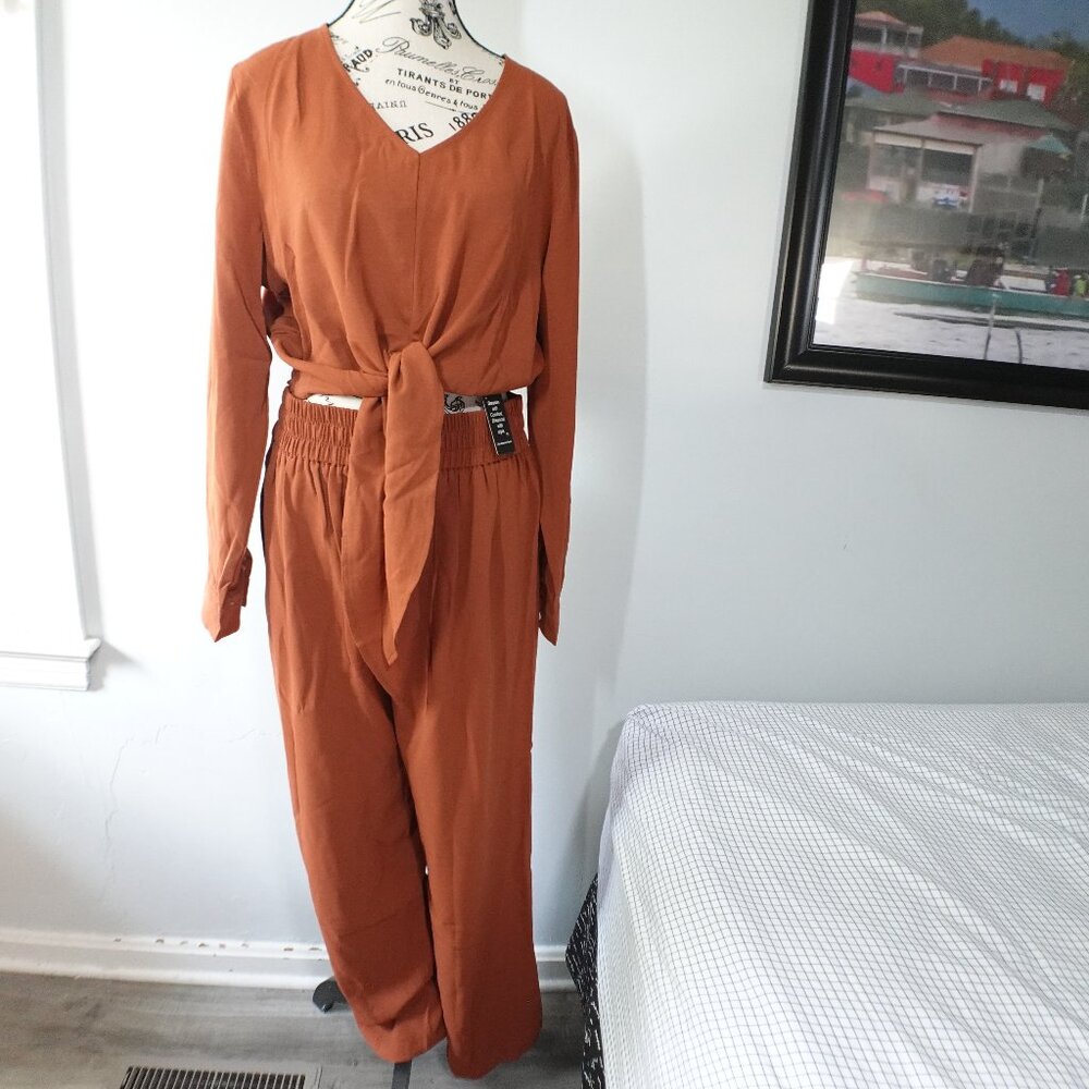 Women`s 2 piece dress pants & long sleeve‎ tie front top size size L New w/ tag